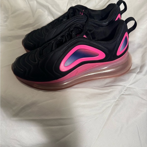 Black Nikes youth 6 women’s 7.5 - Picture 2 of 4